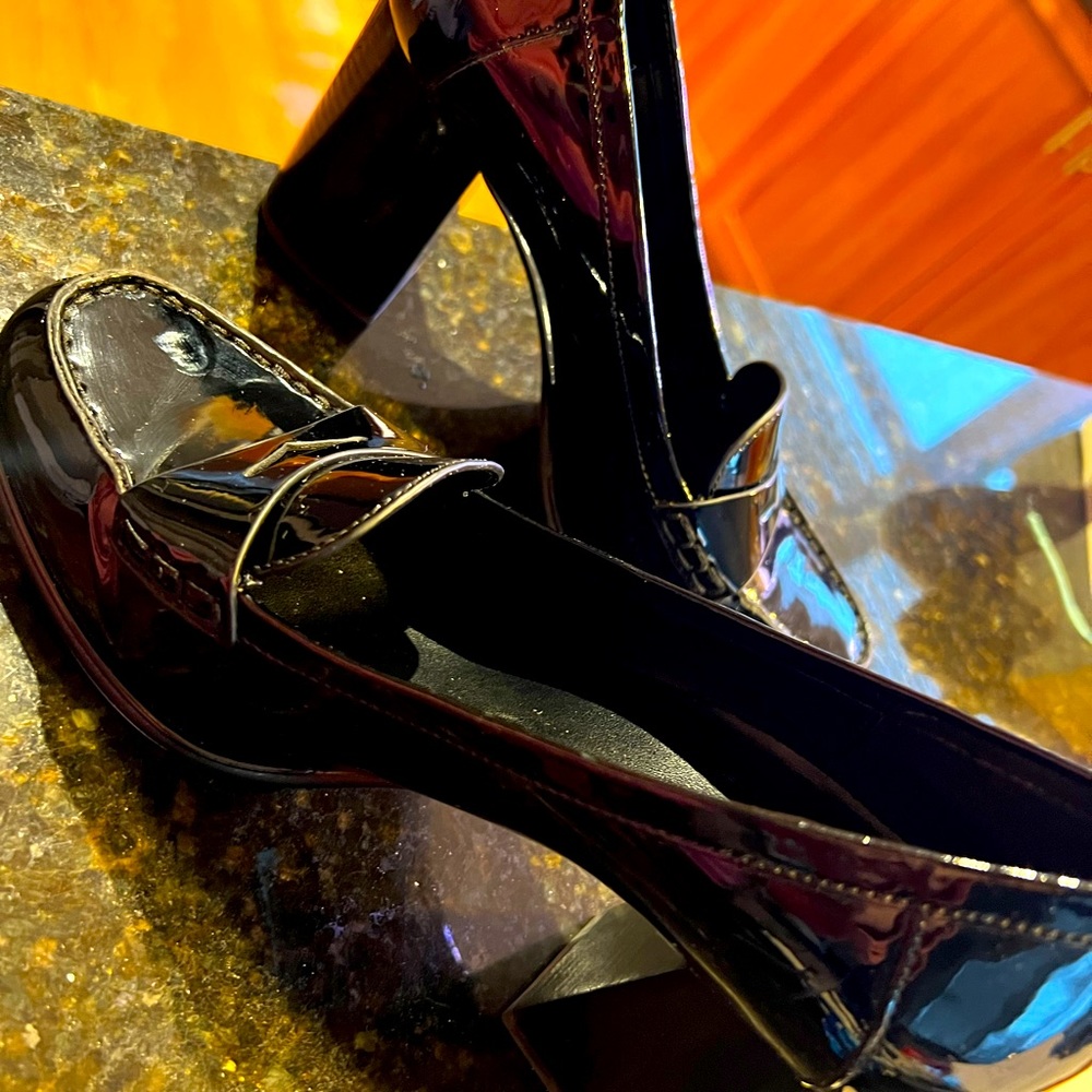 Michael by Michael Kors heeled loafers in black patent leather 7M